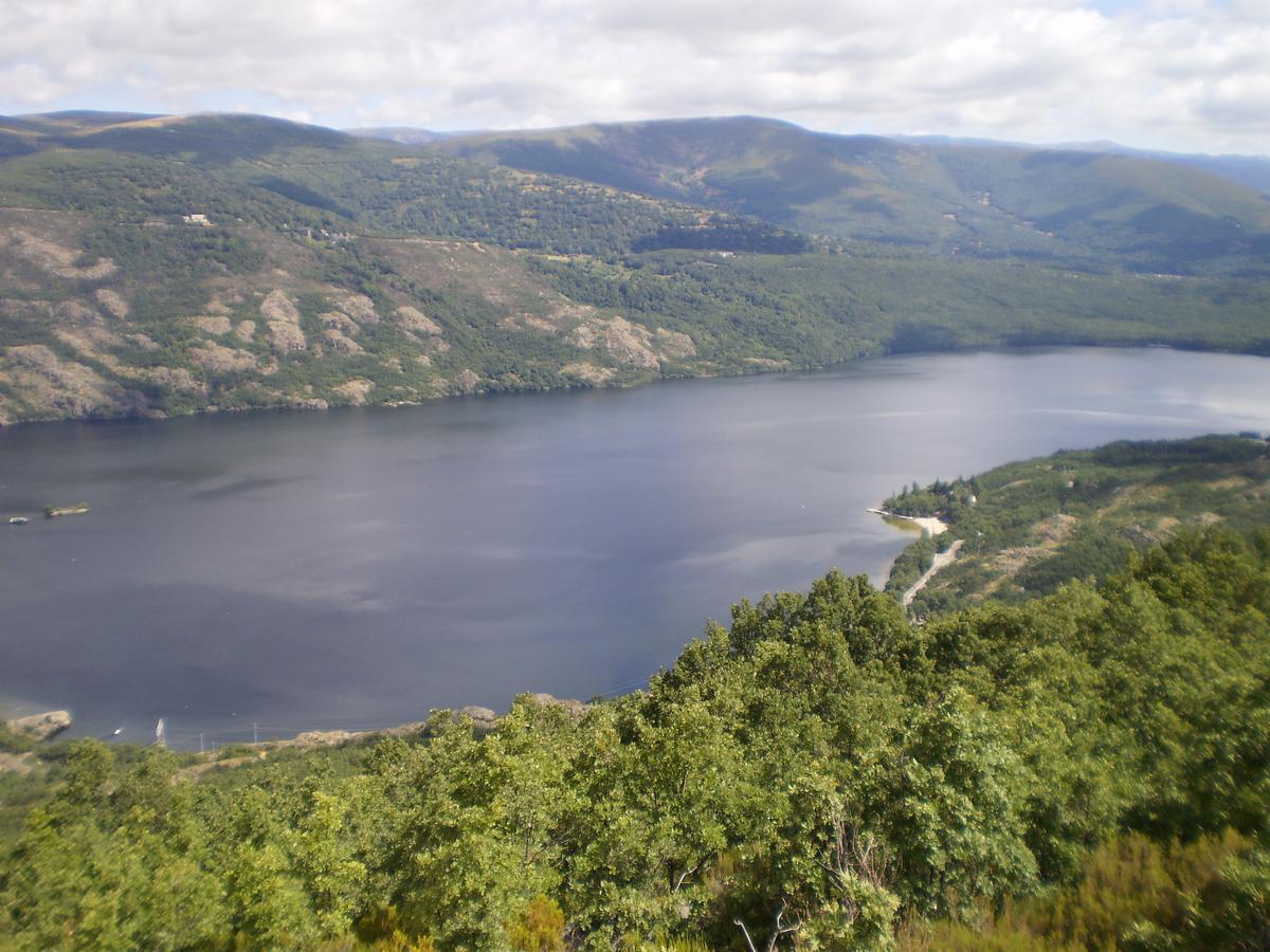 Cabanas Madarsu Vigo de Sanabria Экстерьер фото